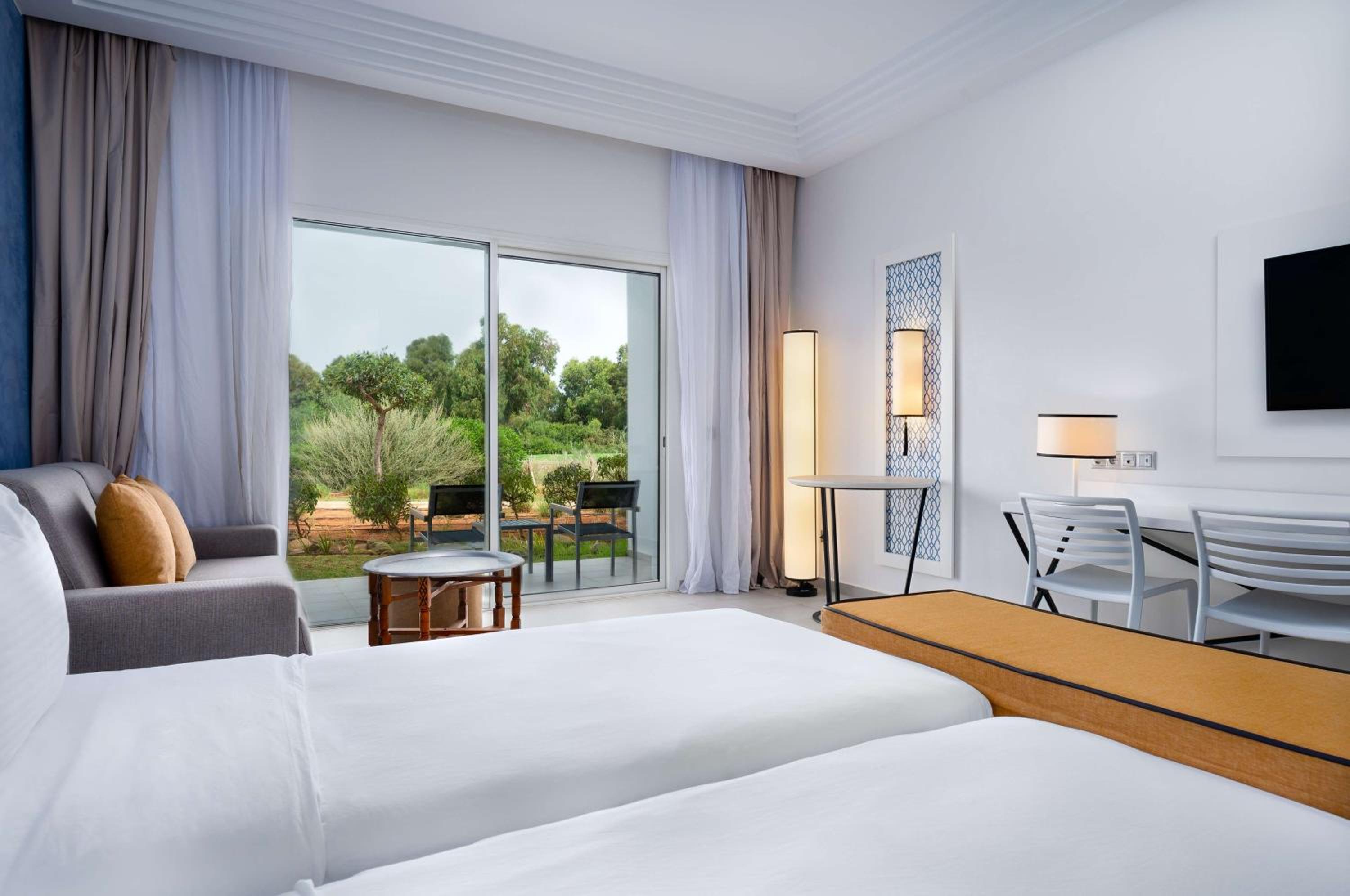Premium, Golf Course View, Balcony