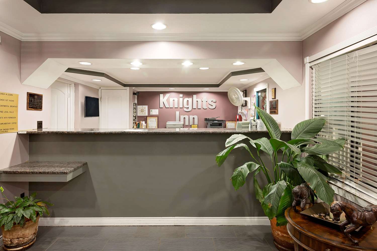 Knights Inn Port Charlotte 2/10