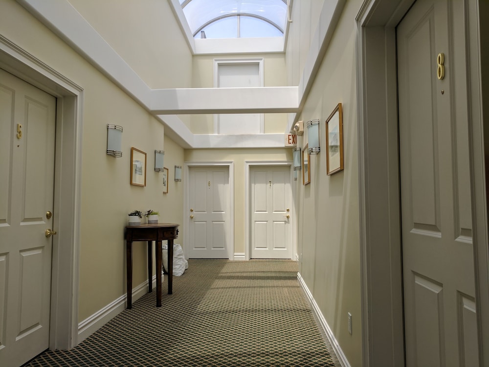 Pelham Court Hotel 30/69