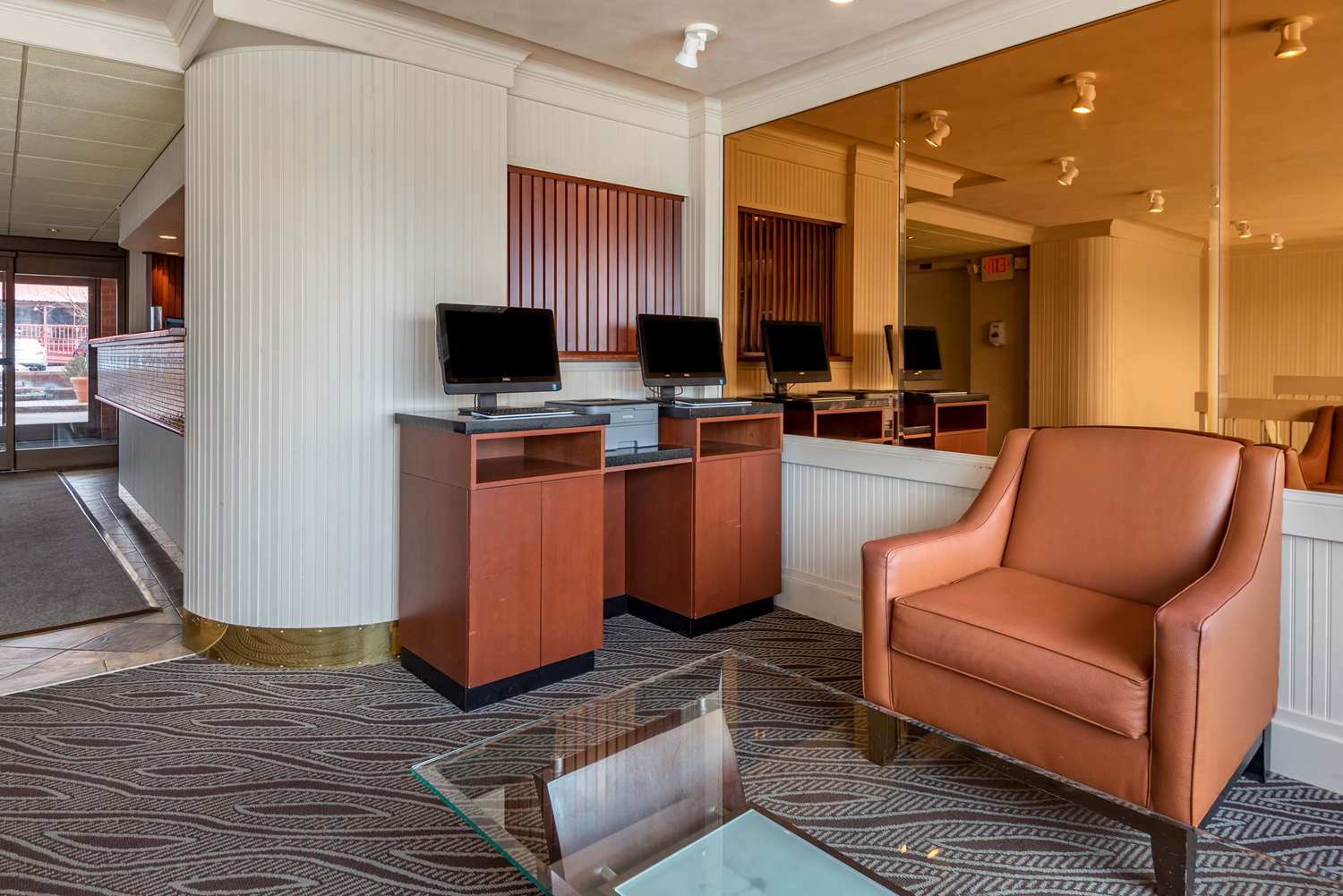 Best Western Plus Oswego Hotel And Conference Center 17/24