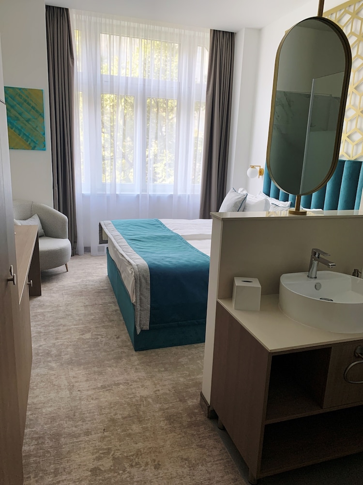 Mera Hotel 25/25