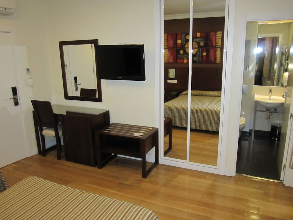 Hostal Sol Square Madrid 42/50