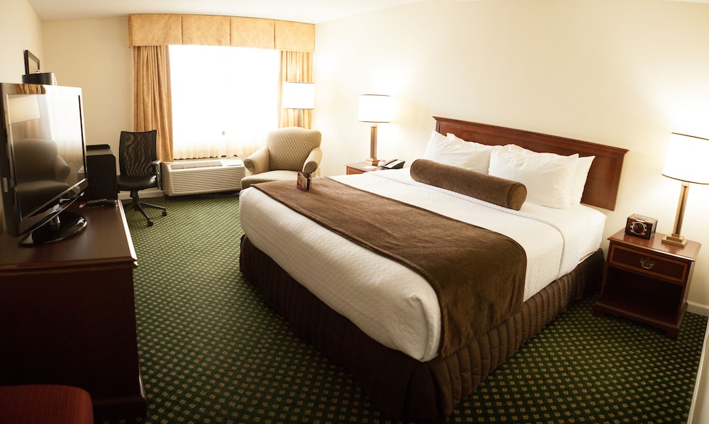 Crowne Plaza Hickory 11/61