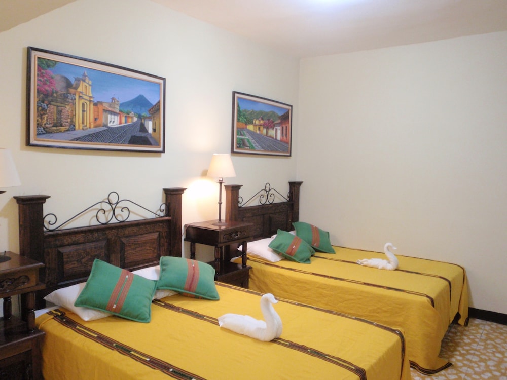 Posada San Vicente 12/50