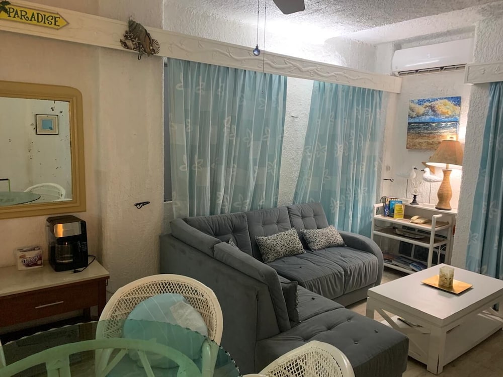 Cancun Plaza Condo 27/49