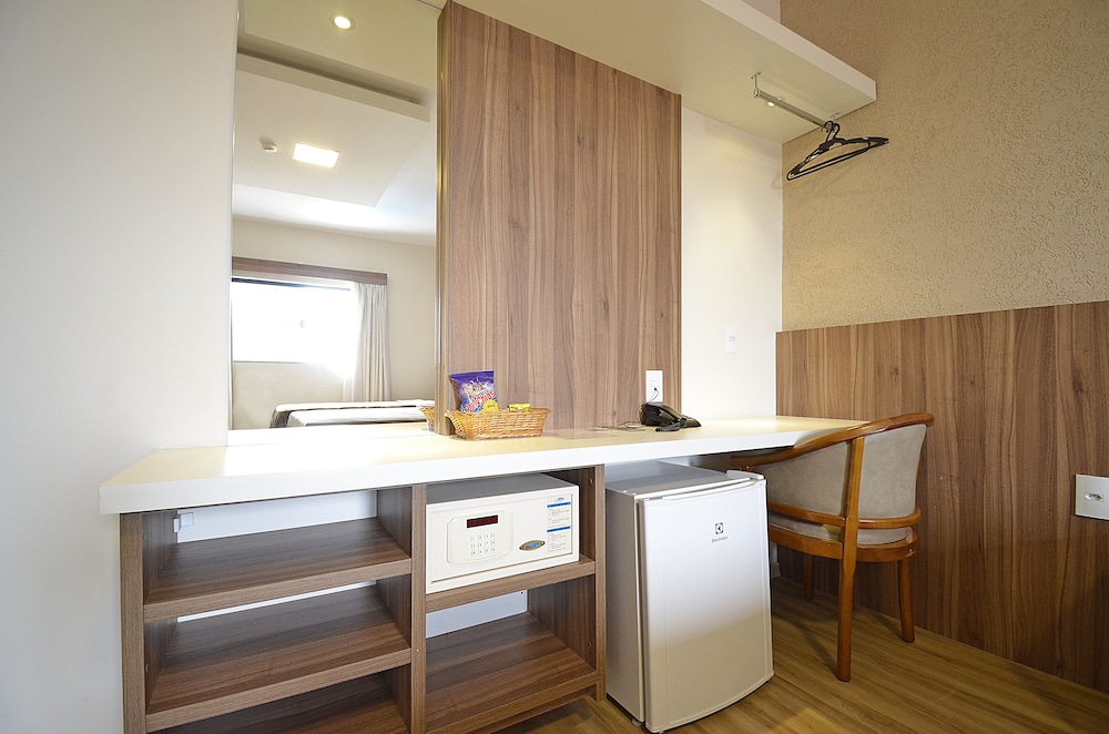 BUSINESS PARK HOTEL 60/69