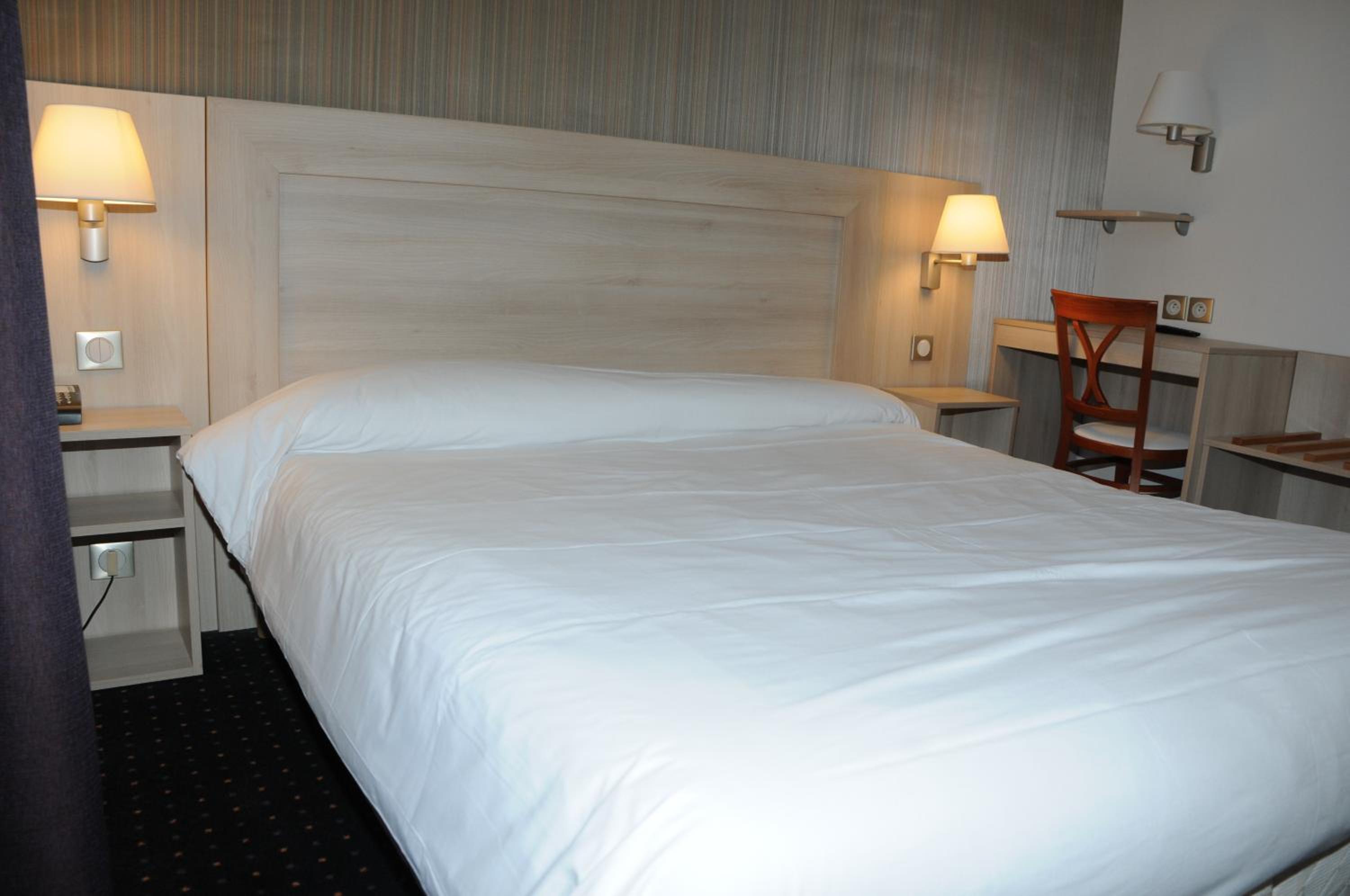 Room, Double Bed