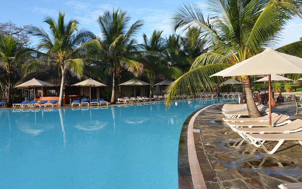 Baobab Beach Resort 68/72