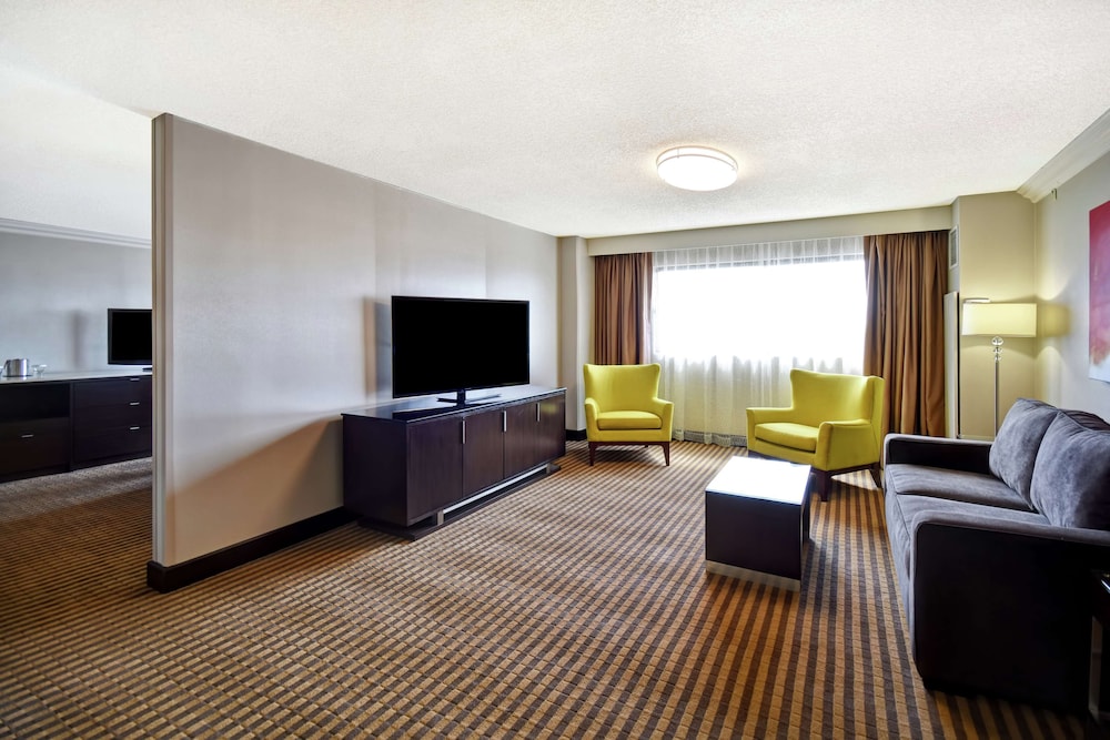 DoubleTree by Hilton Hotel Pleasanton at the Club 27/70