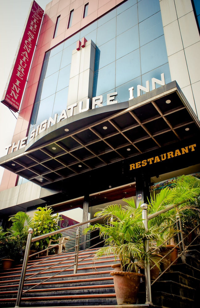The Signature Inn Hotel photo1