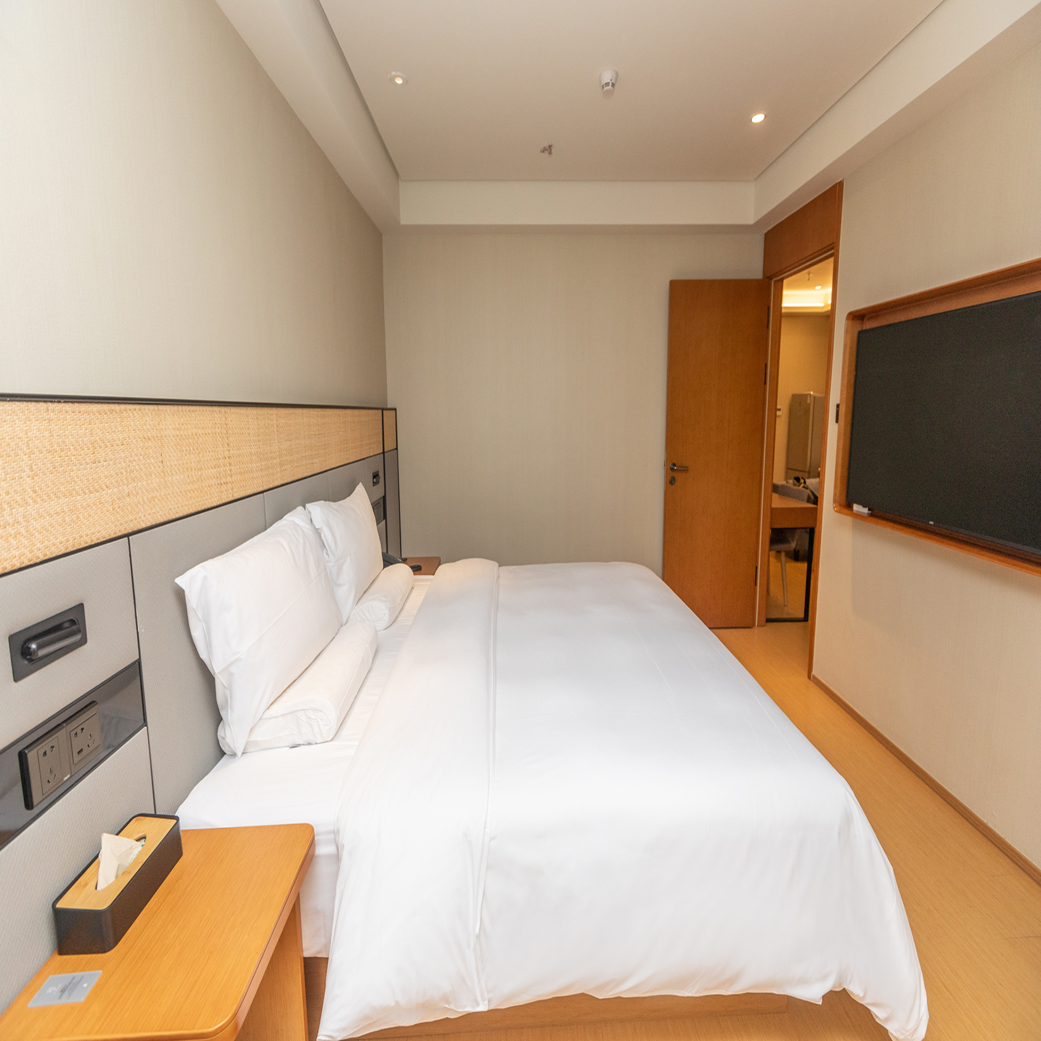 Ji Hotel (Shenzhen Shennan Avenue Huaqiang) 12/34