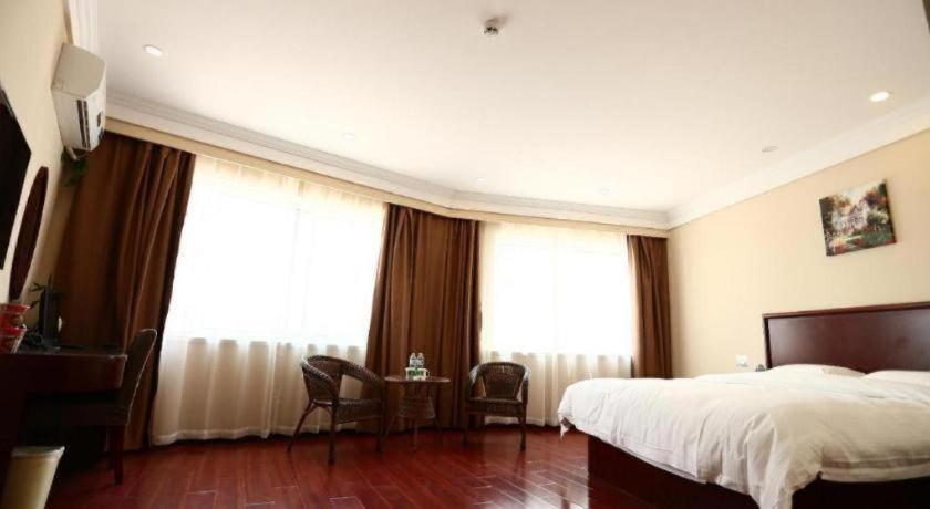 GreenTree Inn Qingdao Licang District Shuyuan Road Da Weng Plaza Express Hotel 21/50