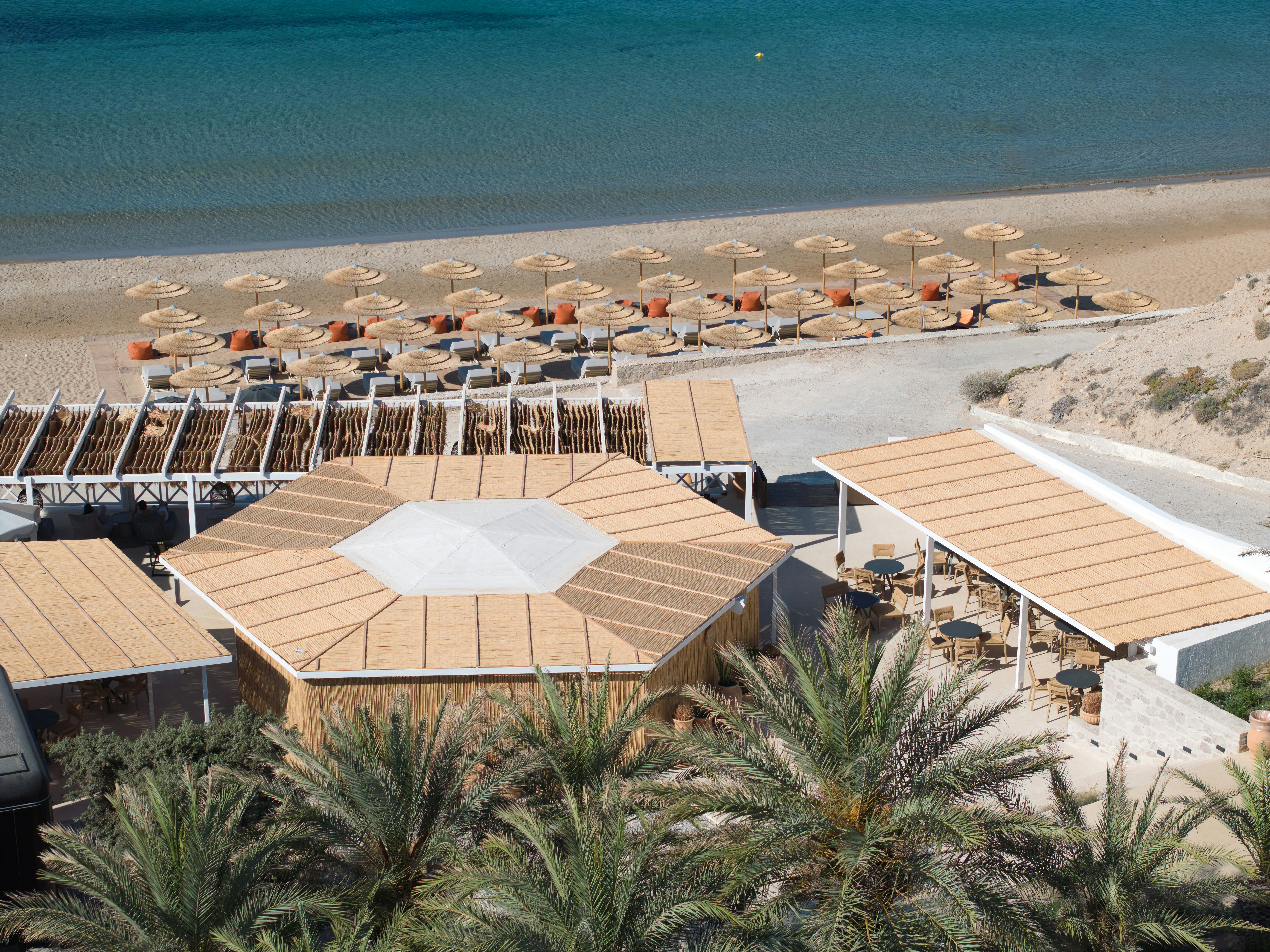 GOLDEN MILOS BEACH 47/51