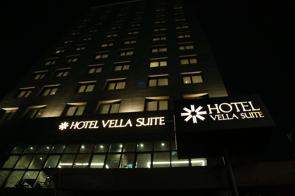 Vella Suite Hotel 8/50