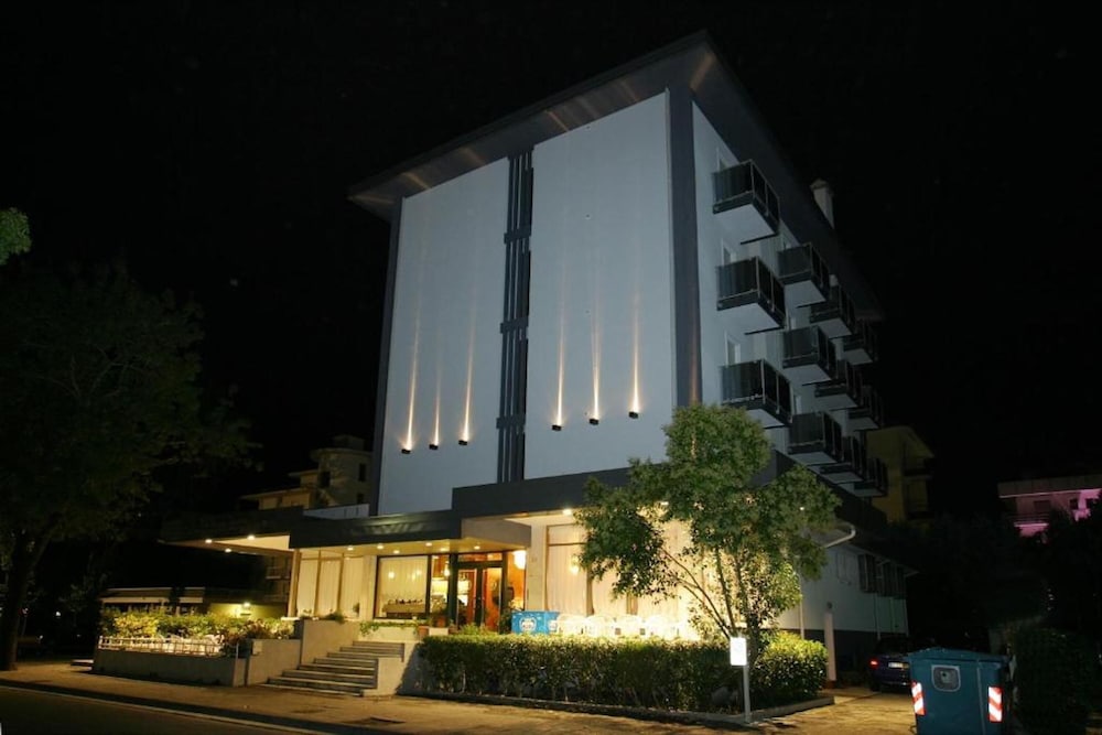 Hotel Domingo 3/47