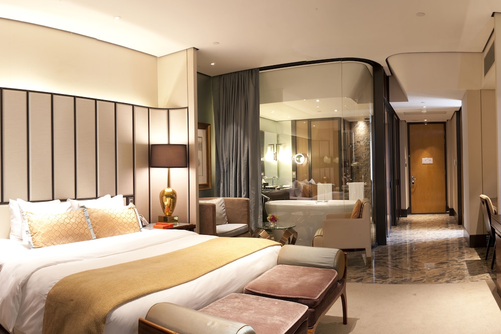 GRAND, DELUXE, KING BED, OCEAN VIEW