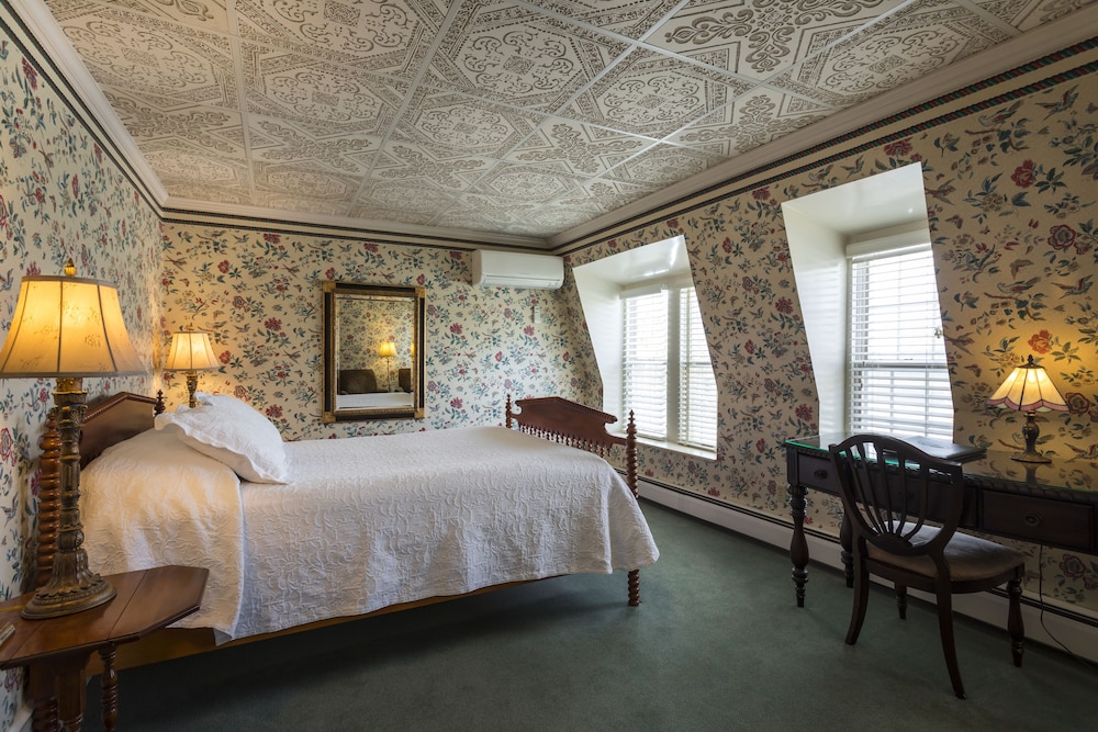 Stafford s Bay View Inn 5/50