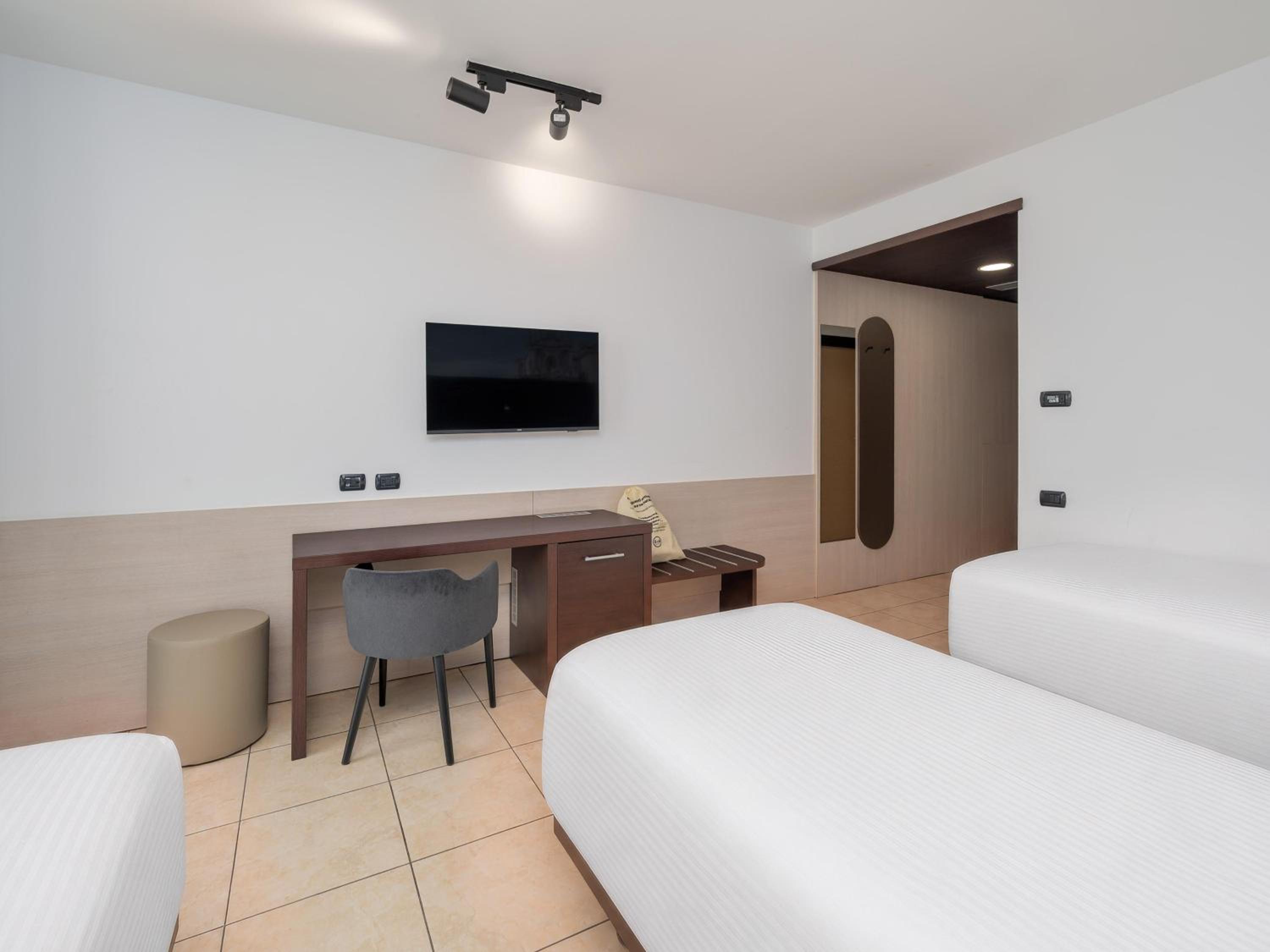 Triple Room Three Separate Beds، B&B HOTEL Settimo Torinese 9/10