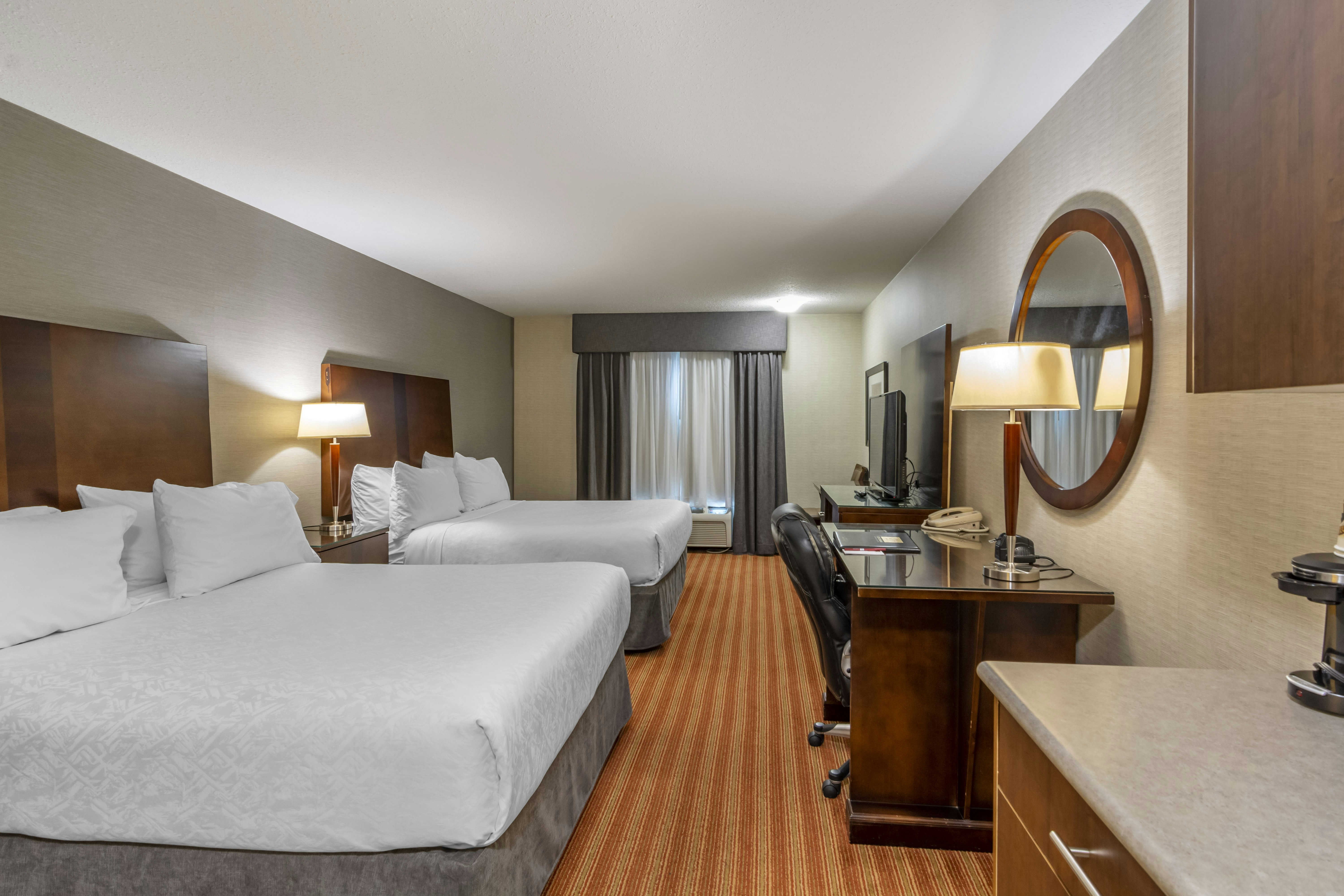 Devonian Hotel Suites 13/35