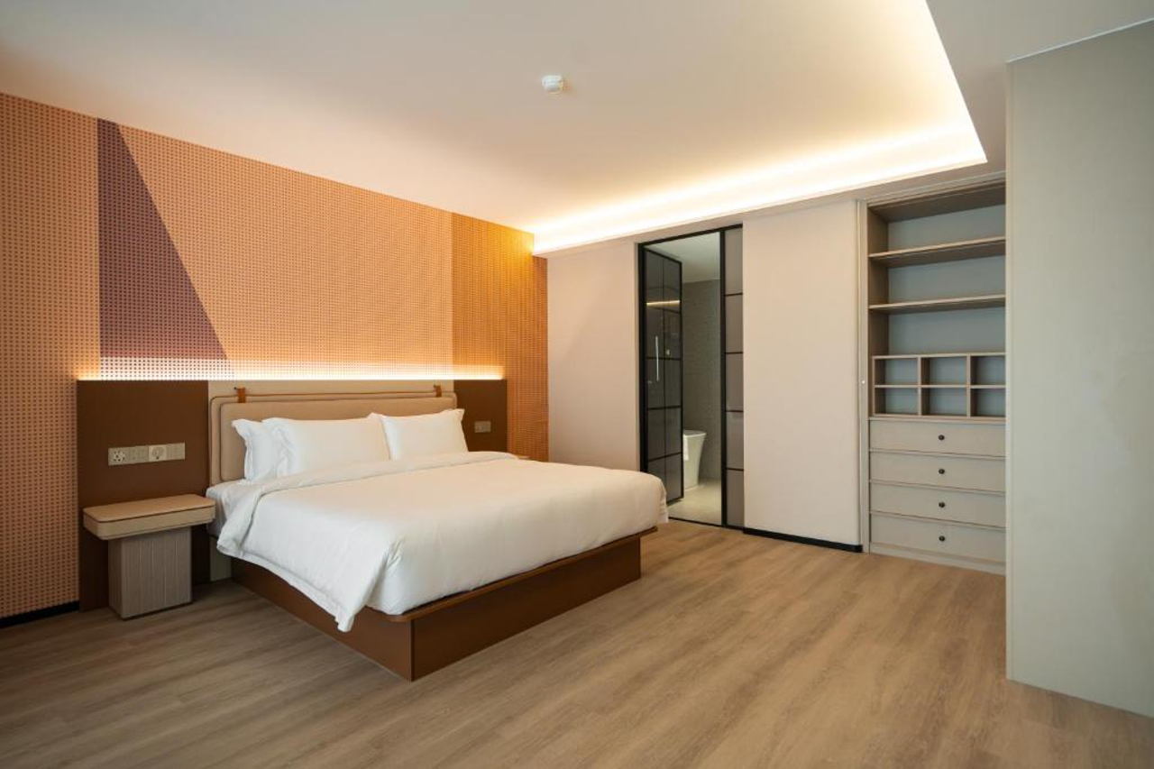 Leston Hotel 19/44