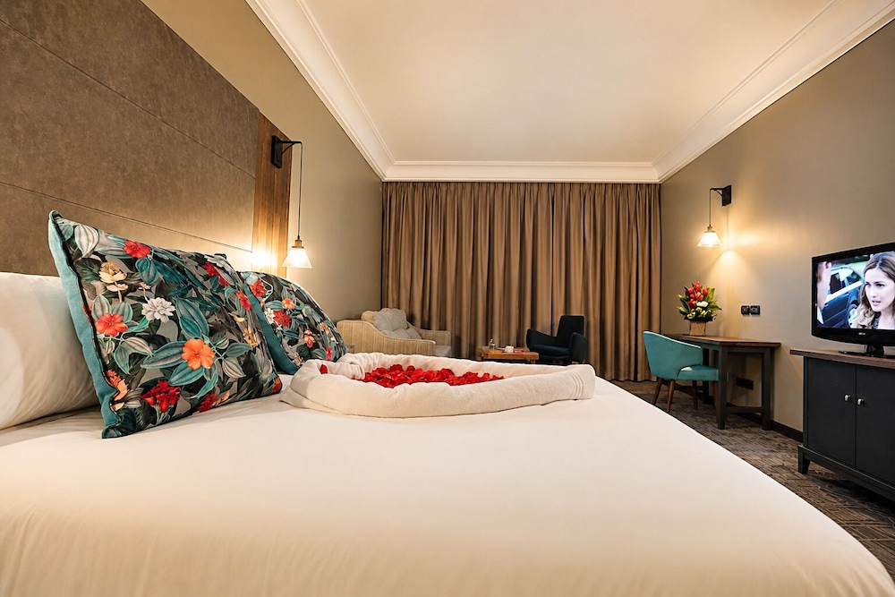Select, King Bed