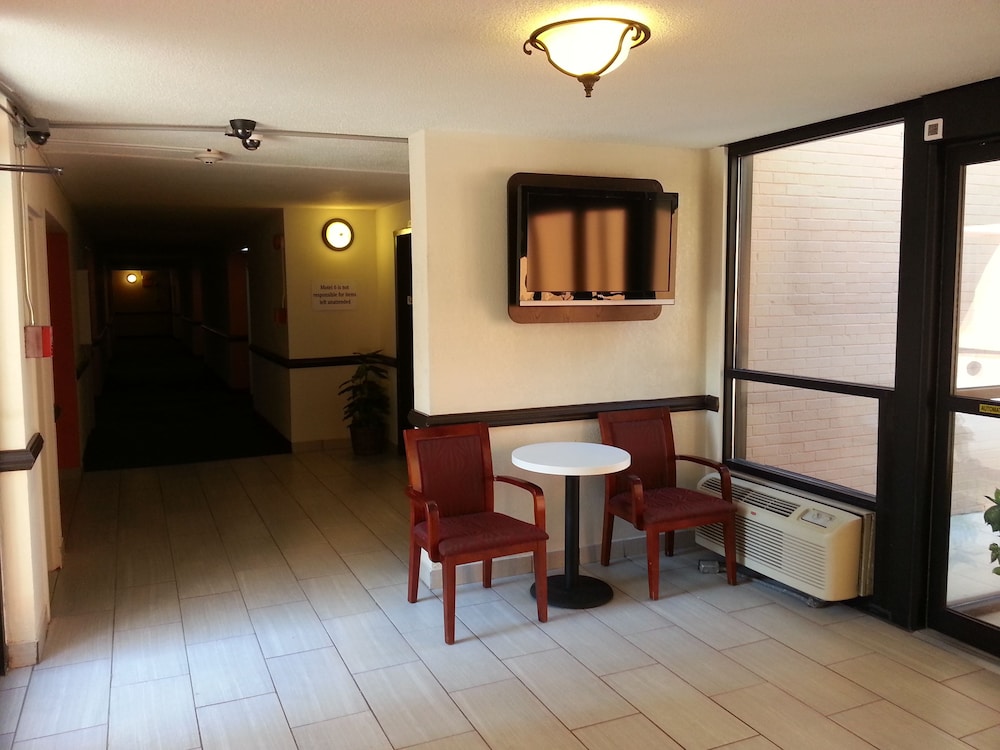 Motel6 Jackson, TN 44/54
