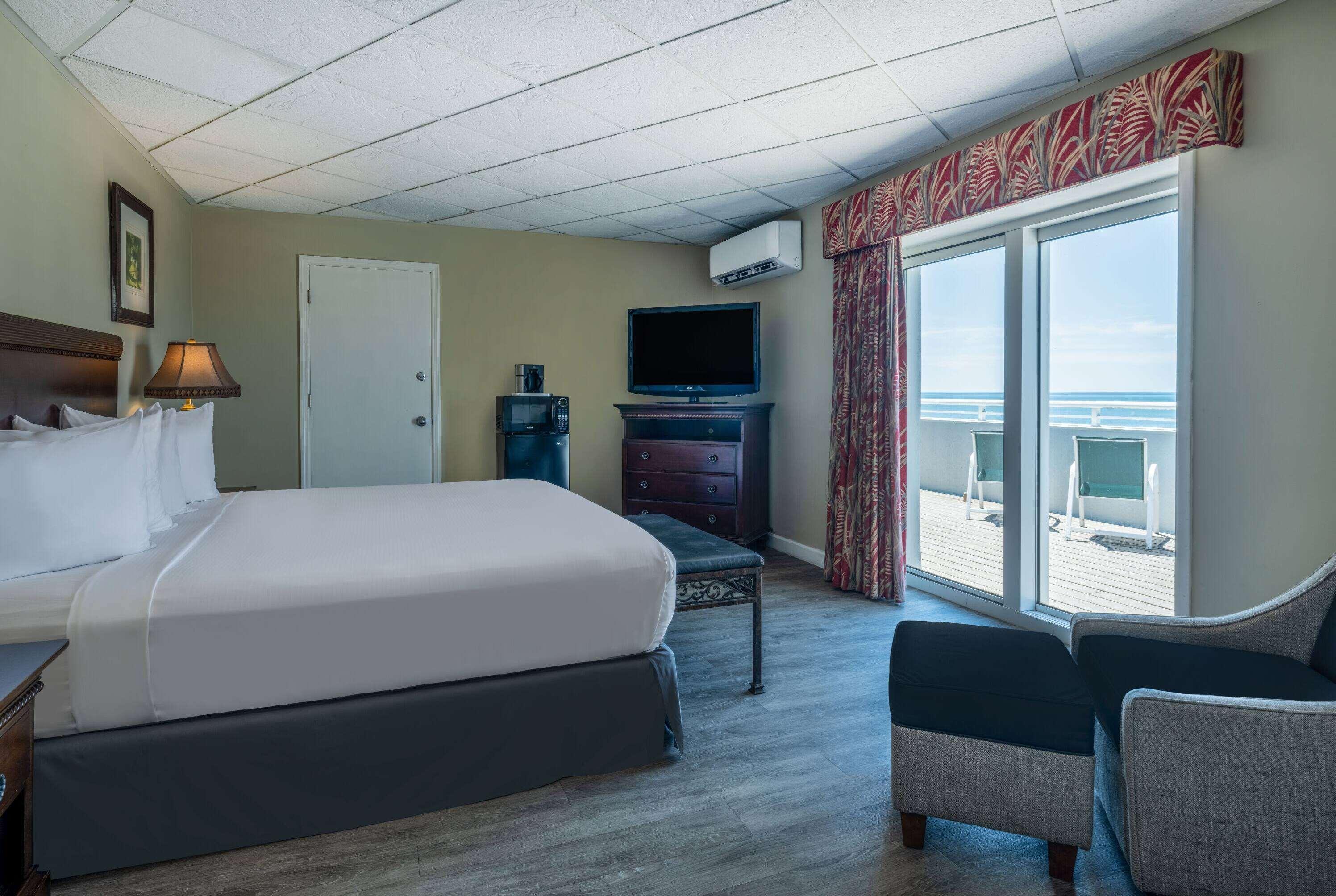 Studio, King Bed, Ocean Front
