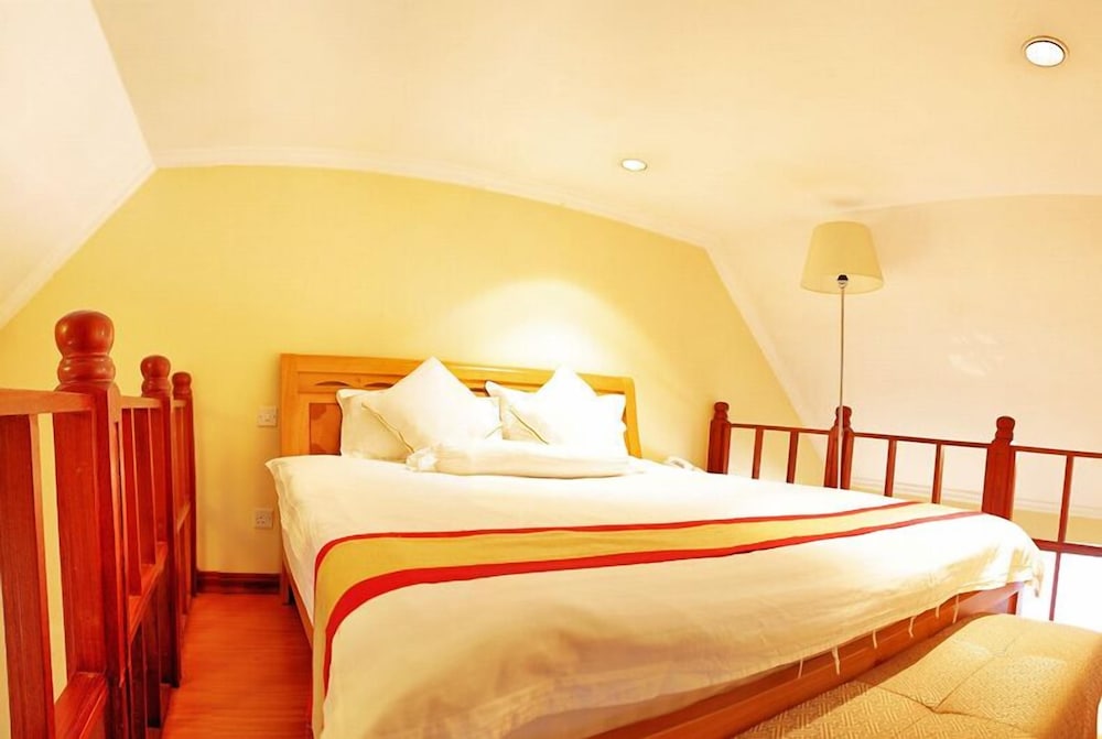 1 BEDROOM, STUDIO