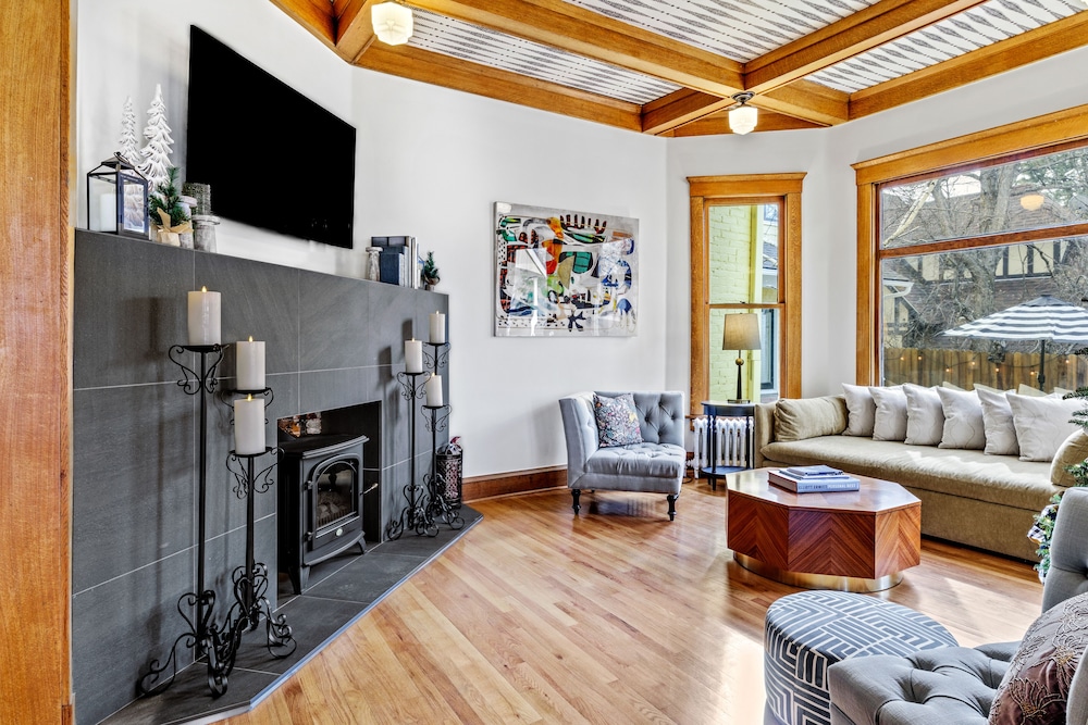 Bespoke Inn Flagstaff 33/50
