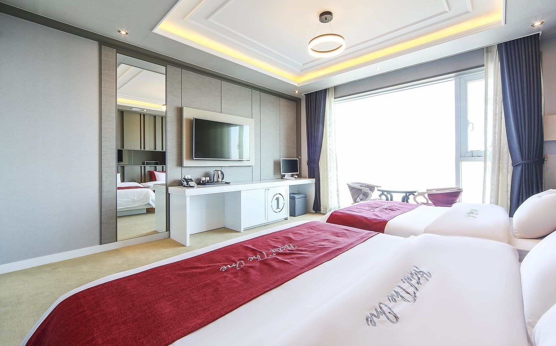 FAMILY, TWIN BEDS, HARBOUR VIEW