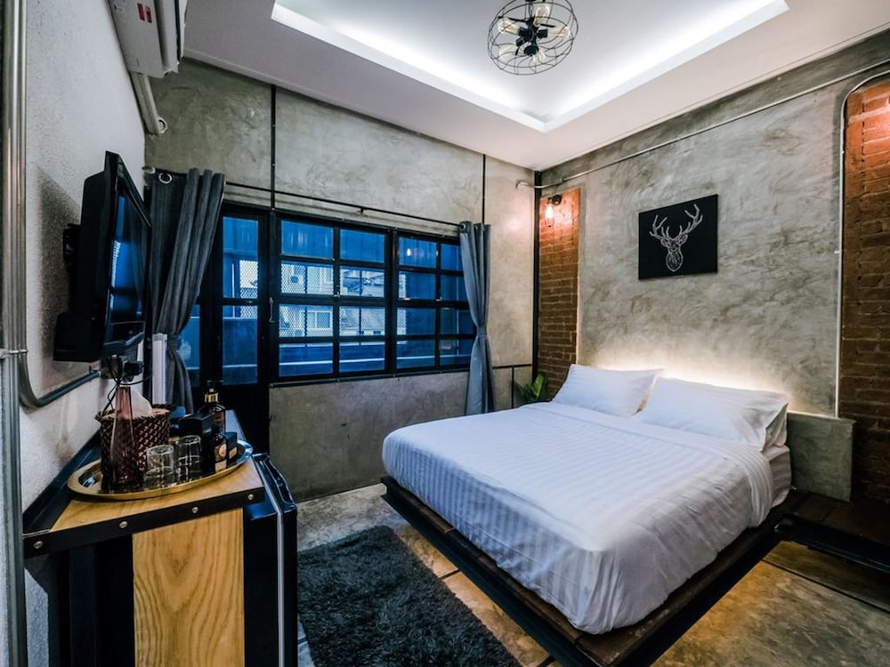 Zeds Hostel Bangkok 22/66