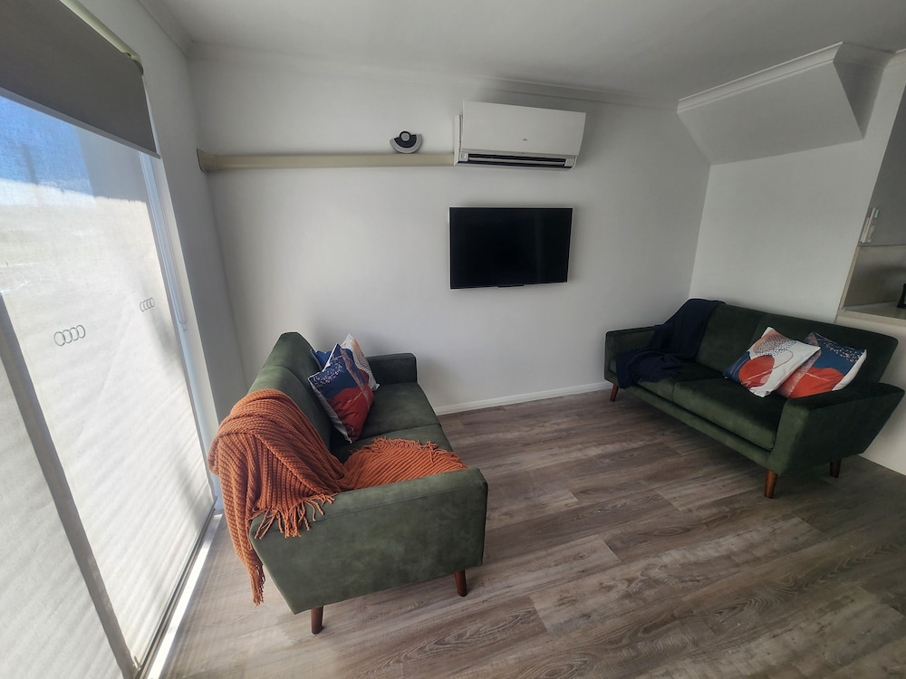 Elphin Motel and Serviced Apartments 31/50