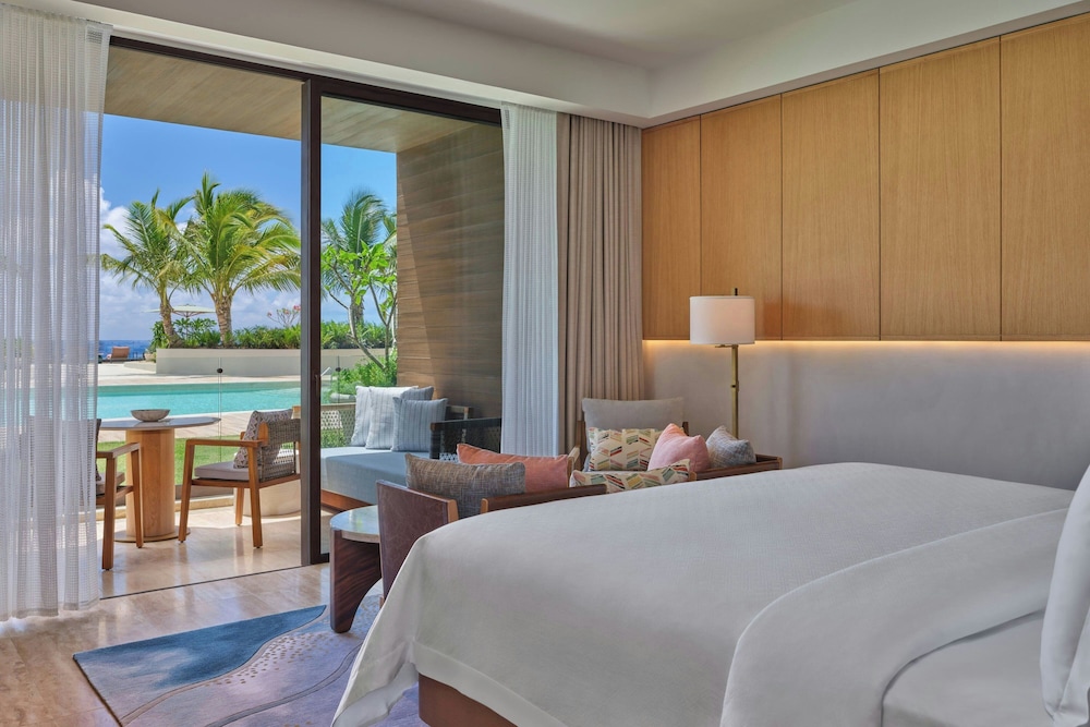 Deluxe, King Bed, Pool Side, Balcony