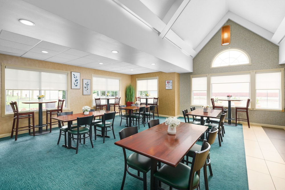restaurant cafeteria