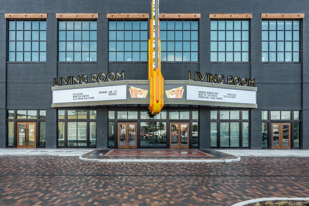 Bottleworks Hotel 4/70