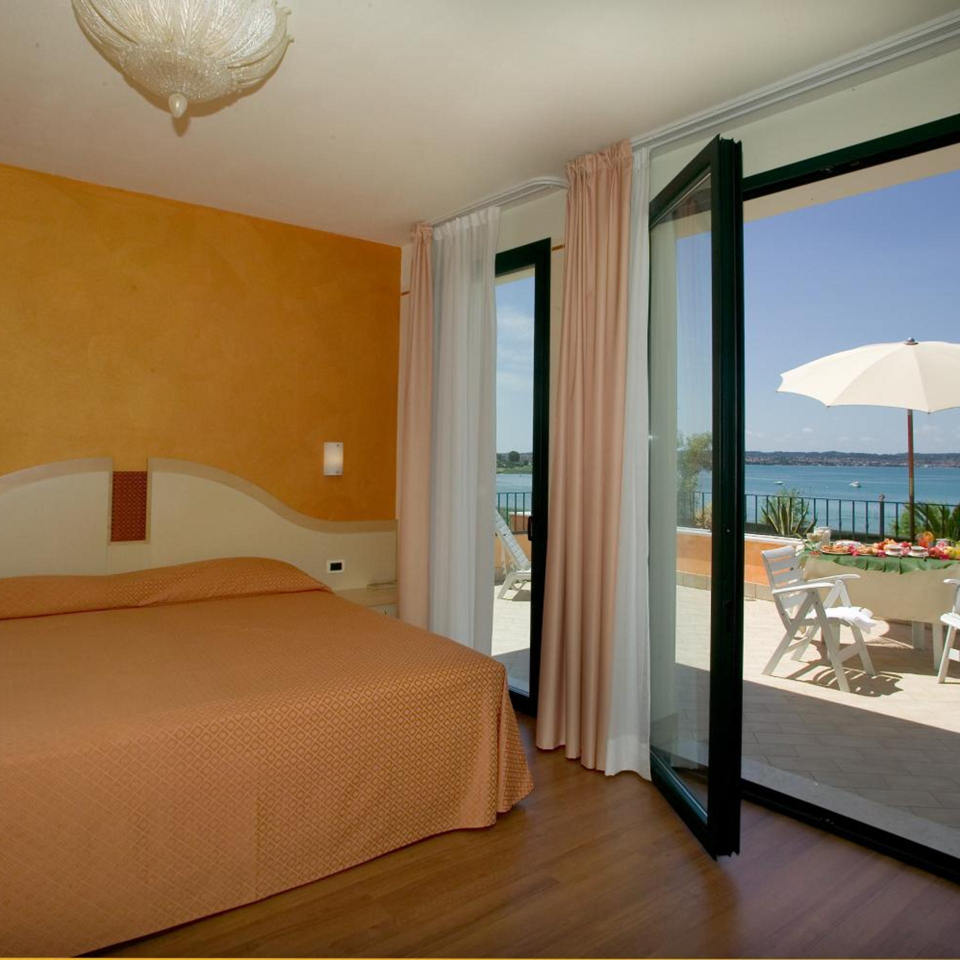 Deluxe, Double Bed, Hotel La Rondine 2/5