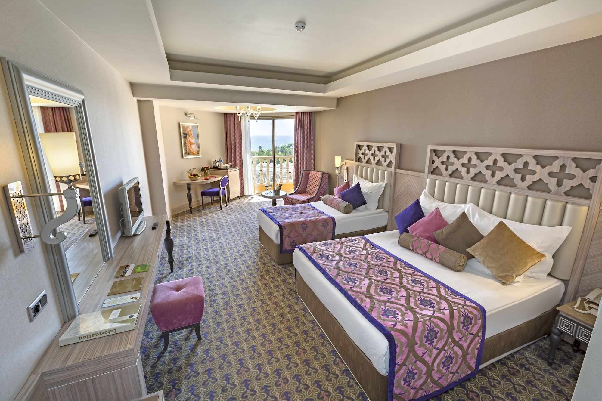 JUNIOR SUITE