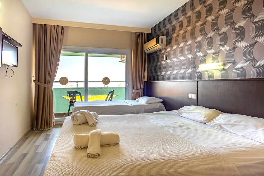 Green Gold Hotel 12/42