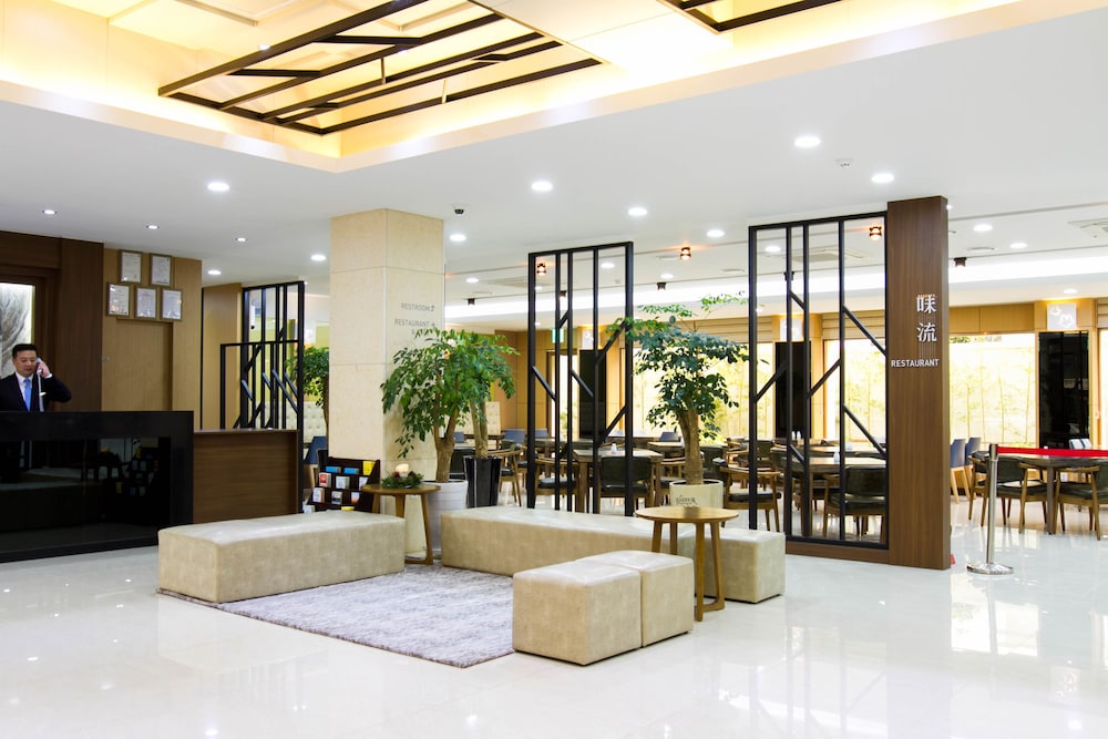 Black Sands Hotel 27/45