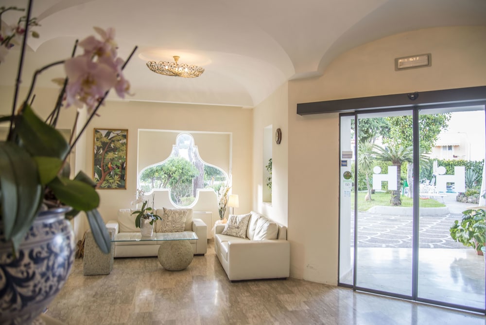 HOTEL INTERNAZIONALE 33/50
