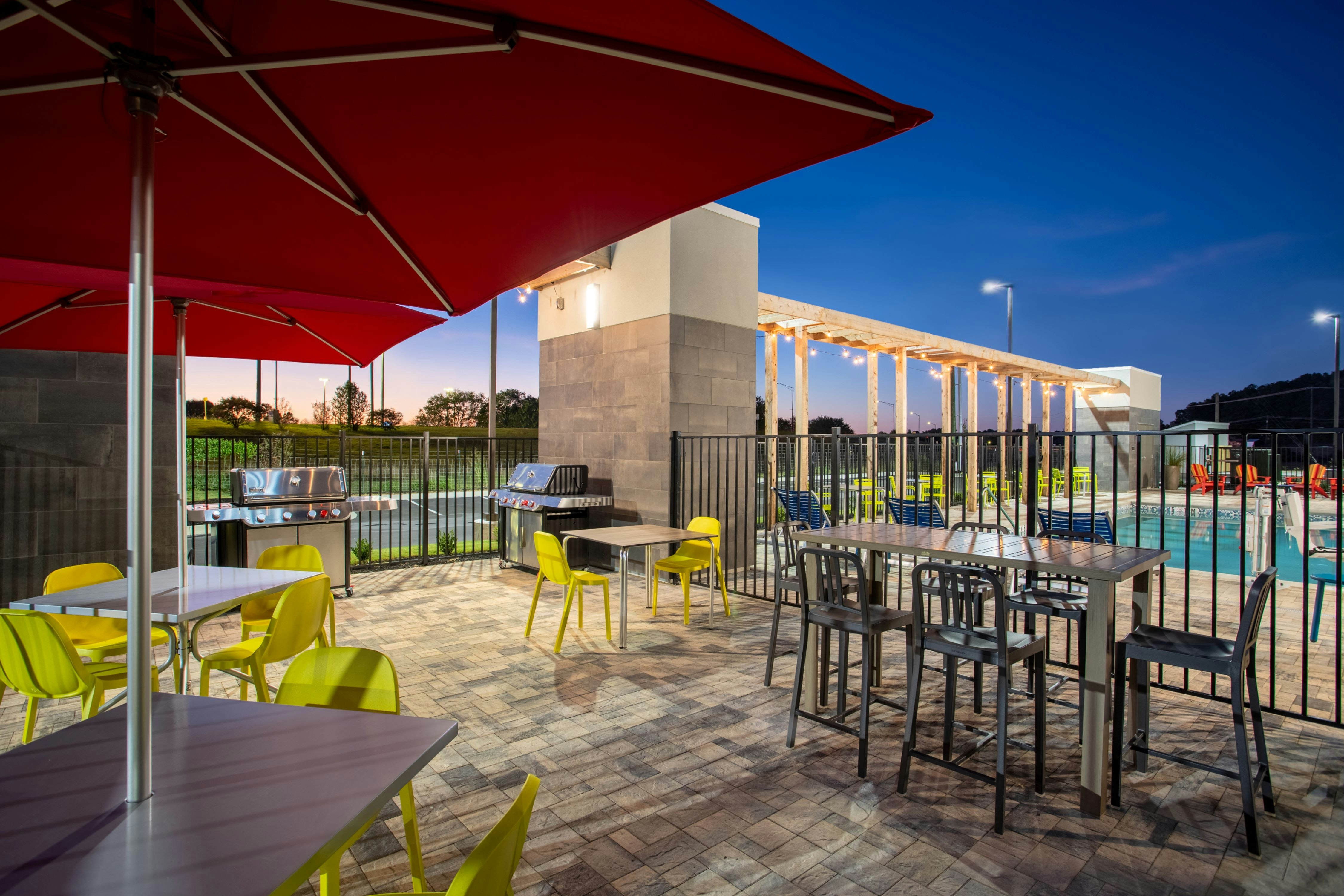 Home2 Suites by Hilton Calhoun 19/24