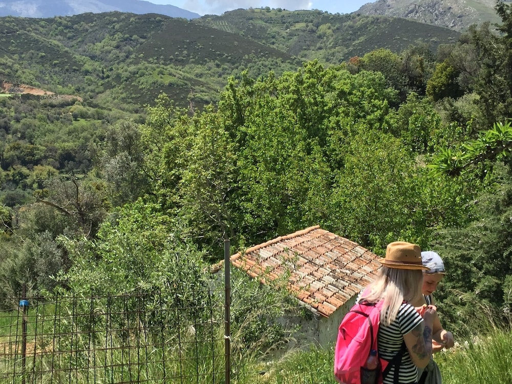 Aravanes Mountain Resort And Eco Cuisine 68/75