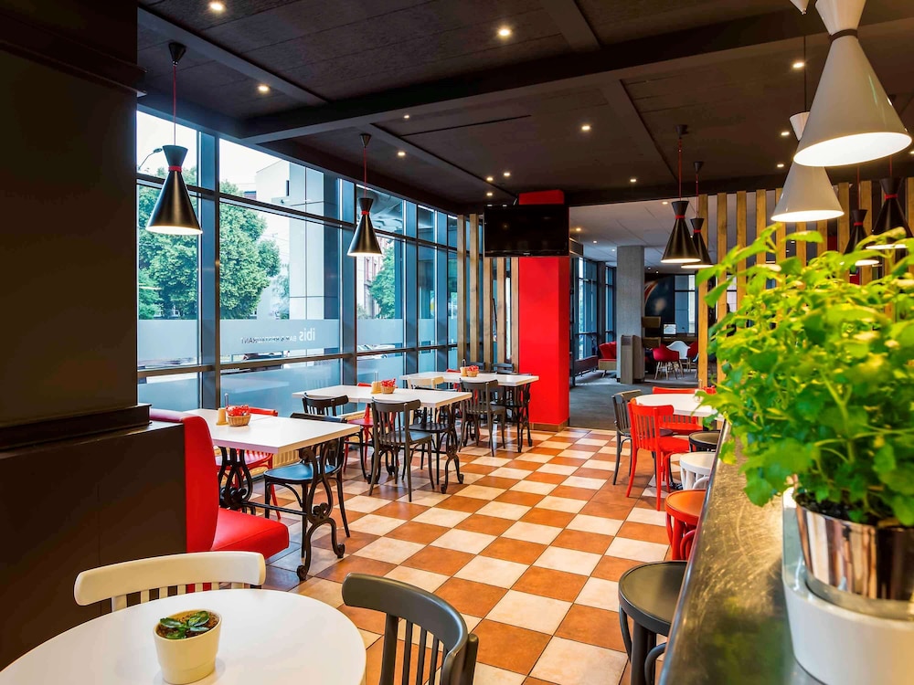 restaurant cafeteria