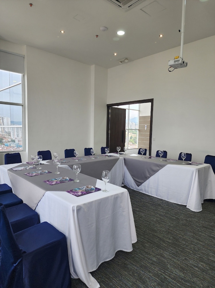 Hotel Roseliere Bucaramanga 39/50