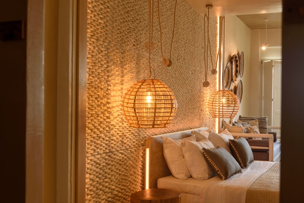 Divelia East Suites 36/48
