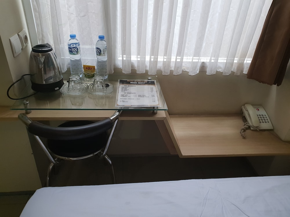 Image Hotel & Resto 10/17
