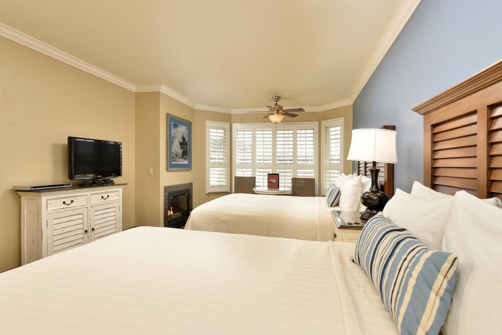 Sand Pebbles Inn 18/34