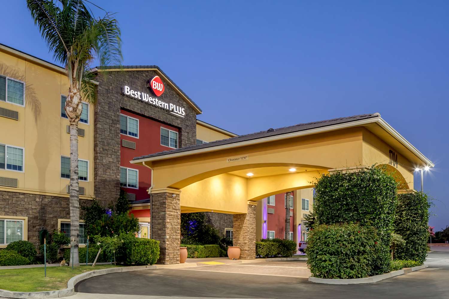 Best Western Plus Wasco Inn & Suites 57/63