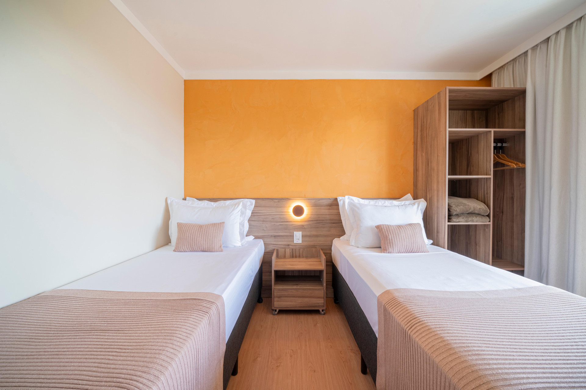 Master, Suite, Park View