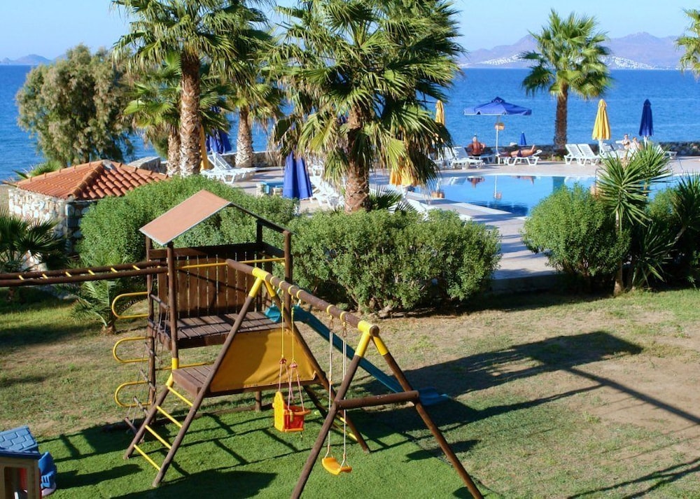 Irina Beach Hotel 52/68